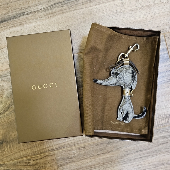 GUCCI KEY RING GUCCIOLI GREYHOUND DOROTHY - Picture 11 of 11